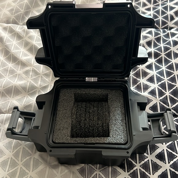 Invicta Dive Cases (2) - Picture 2 of 4